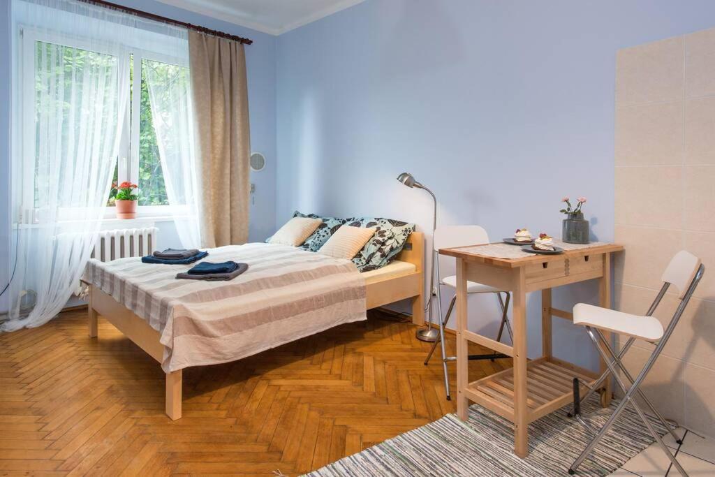 Peaceful And Relaxing Studio In The Center Leilighet Krasków Eksteriør bilde